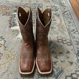 Justin Boots- worn twice, like brand new